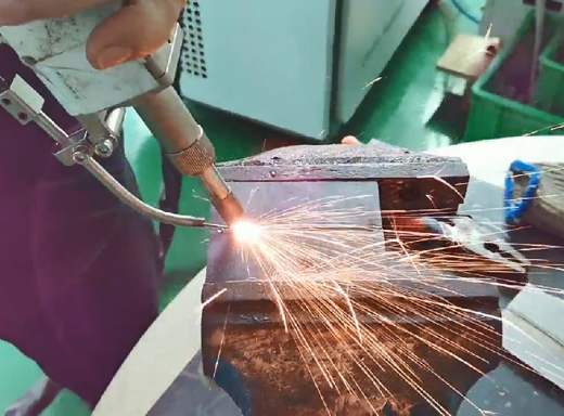 激光焊接機焊接展示